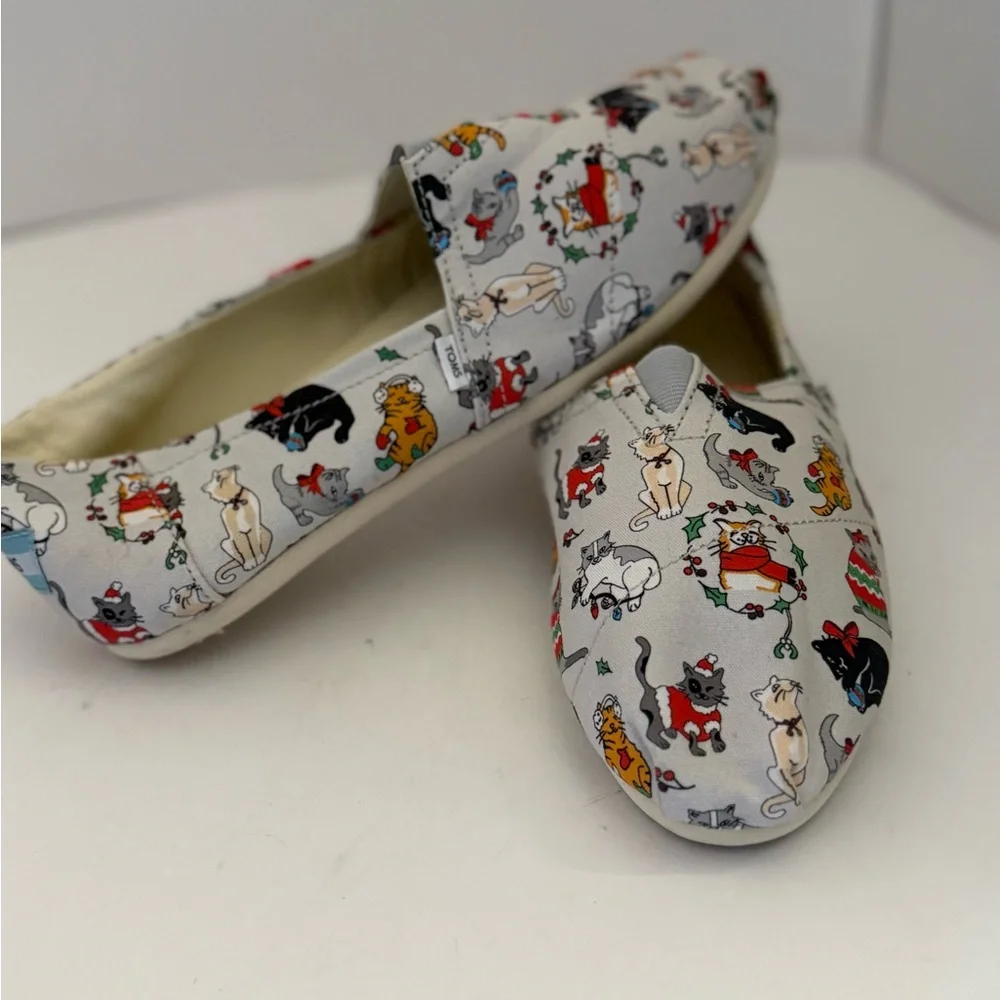 Toms Belmont Light Gray Holiday Cat Print Women's Slip-On Flats Size 9